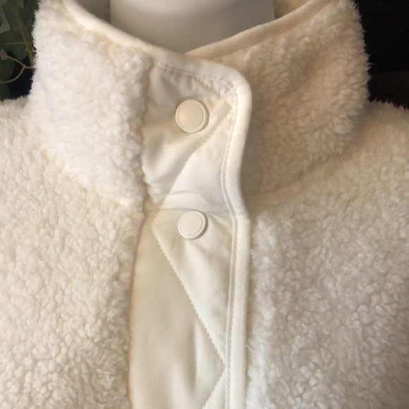 New Soft Faux Fur light Weight jacket (White) - Picture 4 of 5